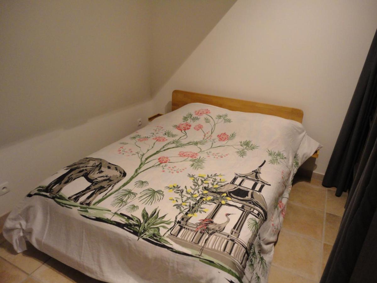 Joli Appartement Dans Village Calme En Provence Les Mees Экстерьер фото