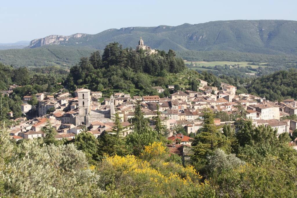 Joli Appartement Dans Village Calme En Provence Les Mees Экстерьер фото
